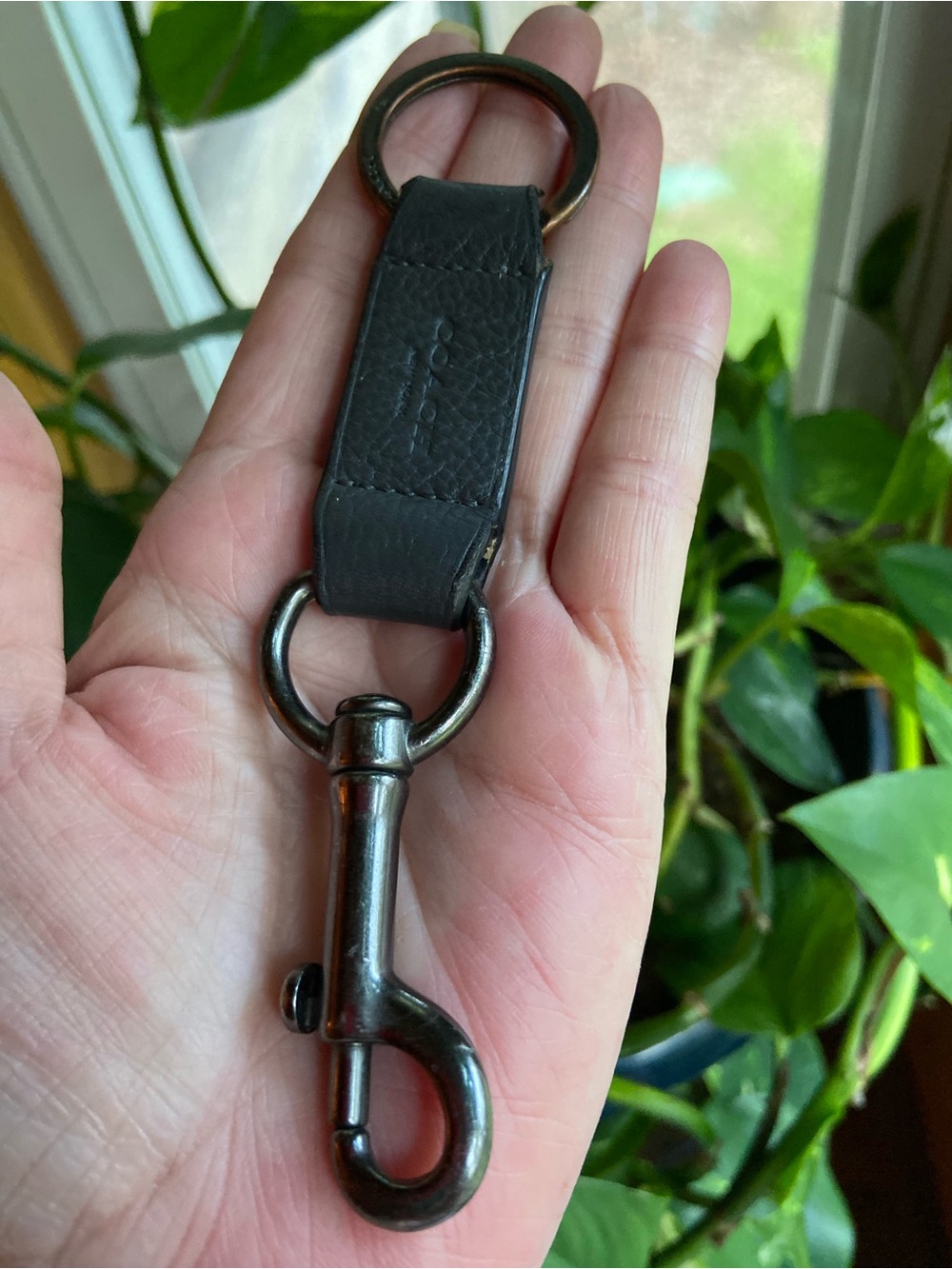 Coach Trigger Leather Key Fob –Keychain with Gunmetal Hardware-Unisex Normcore